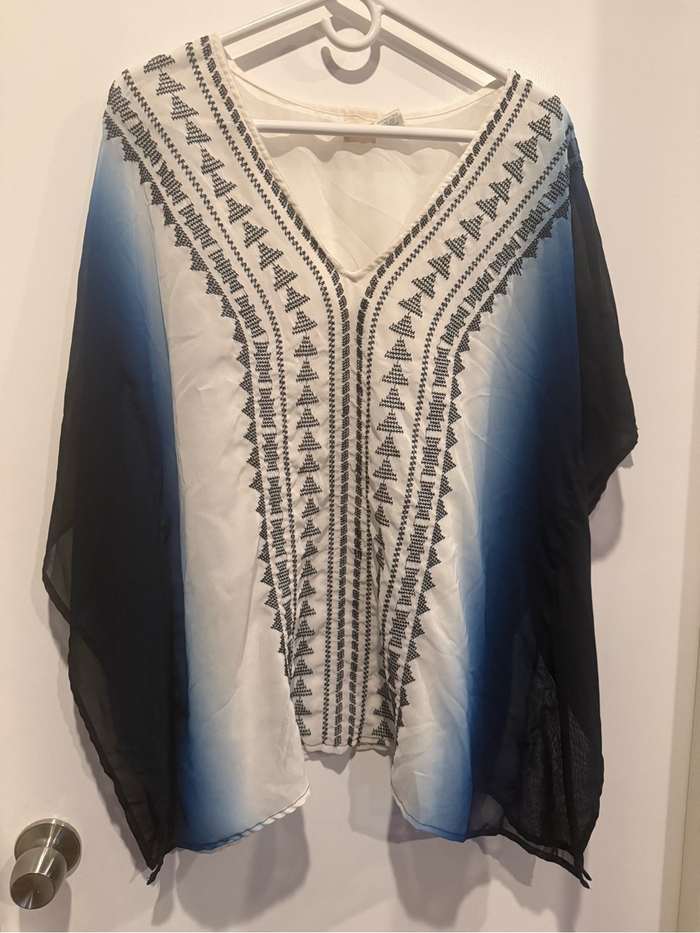 Embroidered V-Neck Ombre Women's Top - Blue & White